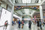 "코로나 백신(?) 생기나" 인천공항, 롯데·신라·신세계면세점 지원 모색