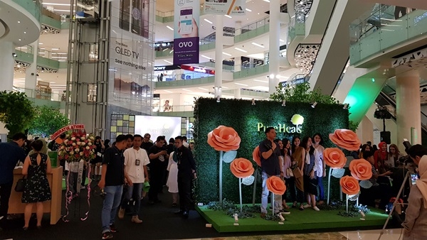 인도네시아 자카르타 Atrium Mall Gandaria City에서 개최된 퓨어힐스 론칭쇼 현장