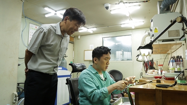 달려라 소상공인의 코너 수상한 스파이 촬영 현장 달려라 소상공인의 코너 수상한 스파이 촬영 현장